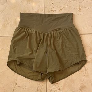 lululemon Nulu and Mesh HR yoga shorts Sz 6